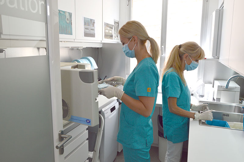 Salle de stérilisation du matériel dentaire